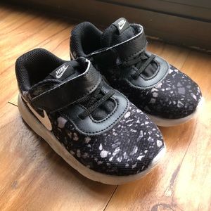 Nike Toddler Tanjun Running Shoes 7M